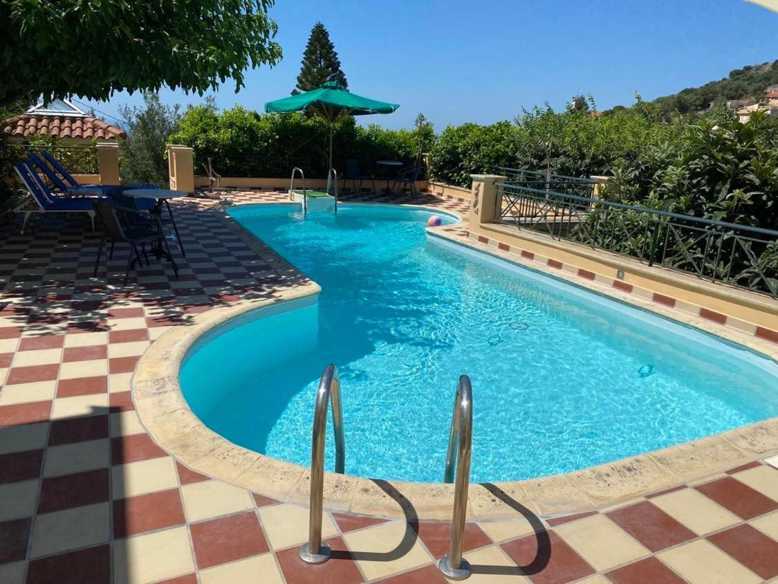 Villa Tzitzifies Kourouklata Exteriör bild