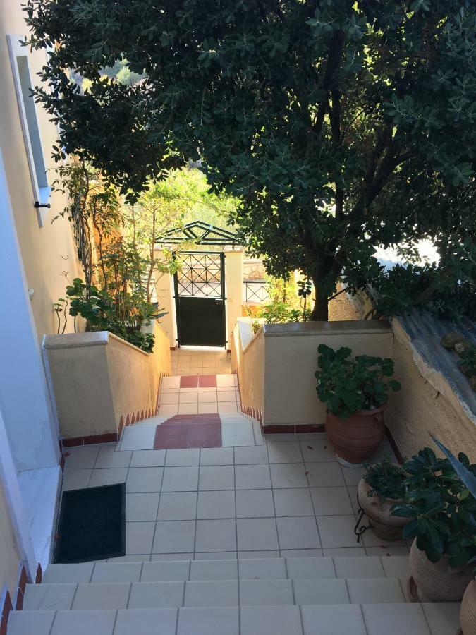 Villa Tzitzifies Kourouklata Exteriör bild