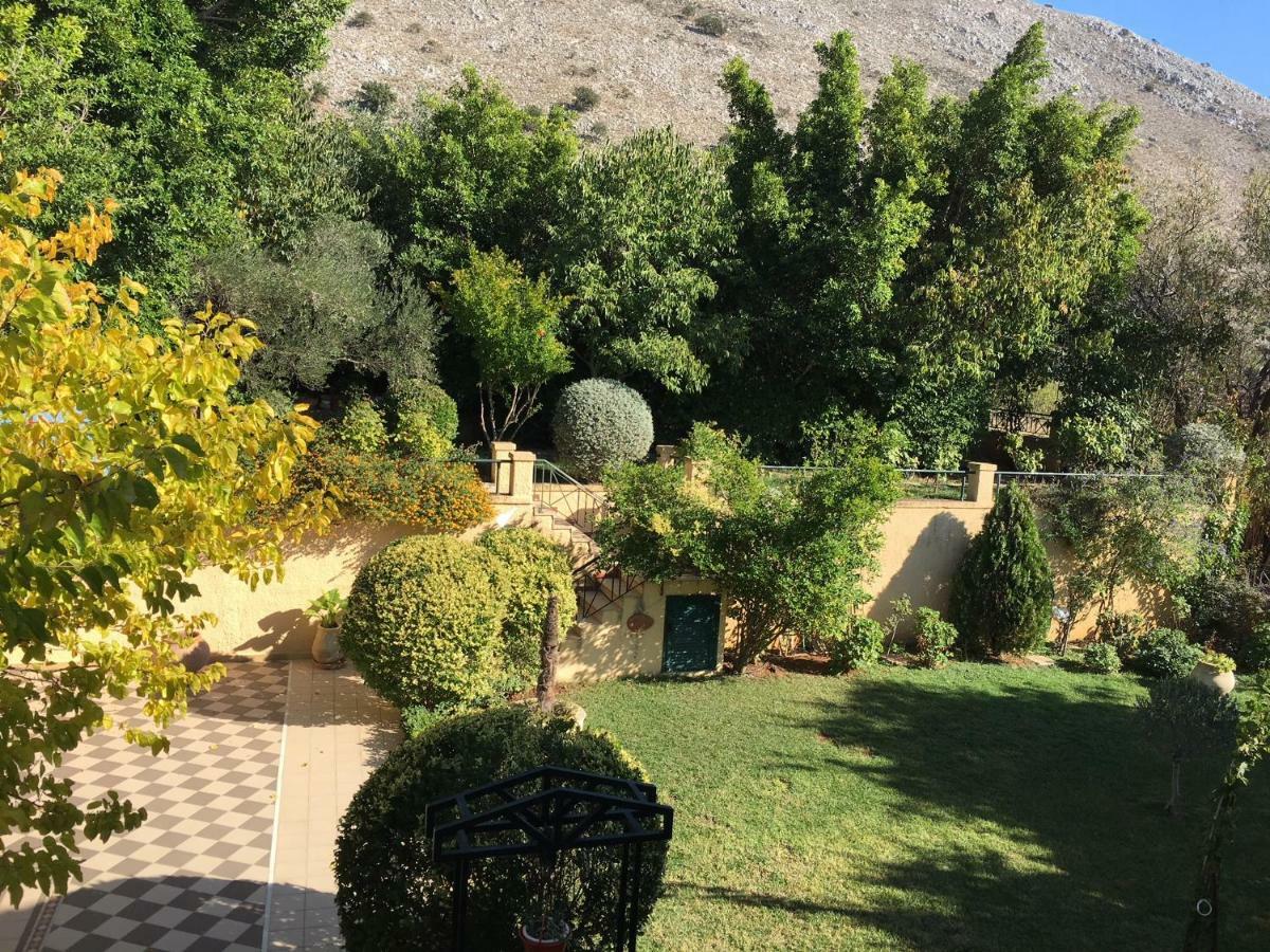 Villa Tzitzifies Kourouklata Exteriör bild